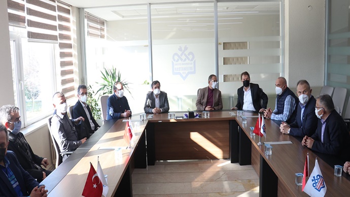 AK Parti Genel Başkan Yardımcısı Özhaseki, aşı çalışmalarıyla ilgili bilgi aldı