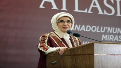Emine Erdoğan, Türkiye Dokuma Atlası ilk sahne gösterimini izledi