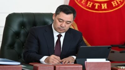 “Kırgız Cumhuriyeti askeri birliğinin Kazakistan Cumhuriyeti topraklarında barışı koruma faaliyetlerine katılması yönünde” Kararname imzalandı
