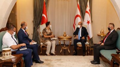 Cumhurbaşkanı Ersin Tatar, Doç. Dr. Neriman Saygılı ve Yrd. Doç. Dr. Muharrem Özdemir’i kabul ederek görüştü