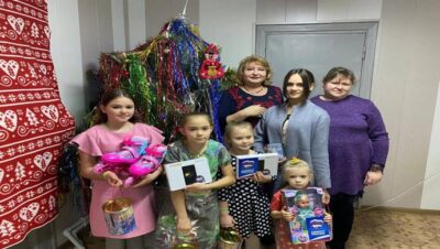 Наборы для творчества, спортинвентарь, техника: «Единая Россия» исполняет новогодние желания детей по всей стране