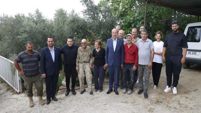 Cumhurbaşkanı Ersin Tatar, Lefke bölgesini ziyaret ederek üreticilerle ve halkla bir araya geldi; Aplıç Sınır Kapısı’nı ziyaret etti