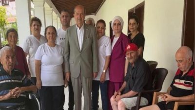 Cumhurbaşkanı Ersin Tatar Kurban Bayramı dolayısıyla Lapta Huzurevi’ni ziyaret etti