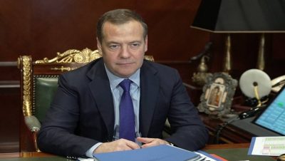 Dimitri Medvedev, Kamboçya Başbakanı’nı Halk Partisi’nin parlamento seçimlerindeki zaferinden dolayı tebrik etti.