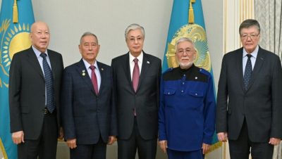 Devlet başkanı Kazakistan’ın jeoloji endüstrisinin gazilerini kabul etti