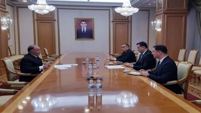 Ticaret kompleksi, tekstil endüstrisi ve girişimcilik için Türkmenistan Bakanlar Kurulu Başkan Vekili ile toplantı