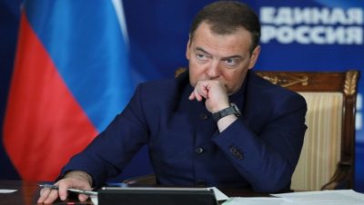 Dmitry Medvedev: Terör saldırısında ölenlerin ailelerine içten başsağlığı diliyorum